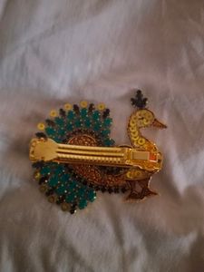 Peacock Hair Center Clip And Lotous Bangles