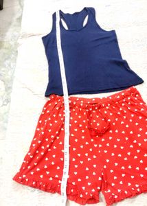 Women Shorts with contrast top✨