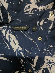 Unique floral print shirt 🤍
