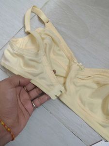 CLOVIA Bra - Size 34B - Beige
