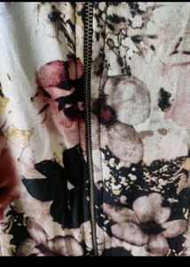 True Gorget Vert Soft And Comfy Cape Top