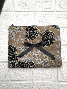 Coquette Pouch With Scrunchie 🖤