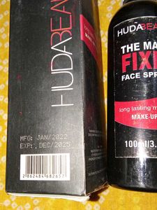 The Matte Fixer Face Spray