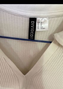 H&amp;M ripped crop v neck top