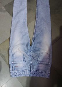 Stylish Light Wash Jeans