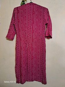 Pink 🌸 Festive Lightweight Kurti..