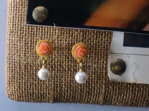 Pati&#39;s Rose Pearl Earrings