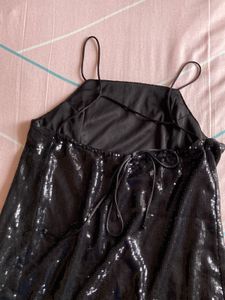 A Pretty Black Dress