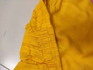 🟡 Yellow Pants👖
