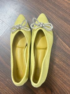 Cute Yellow Bow Flats
