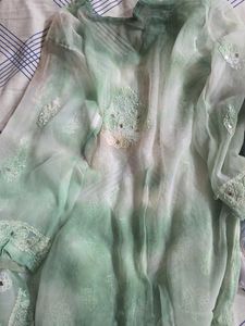 Lucknowi Chikankari kurti