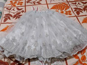 Delicate Floral Lace Net Fabric Lahenga