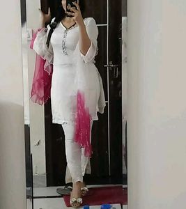 white beautiful suit for diwali
