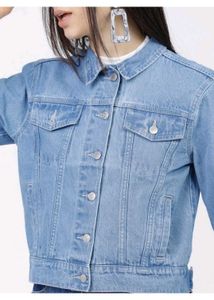 New unused Women solid denim jacket