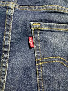 Levis Women 711 Skinny Fit Light Fade Stretchable