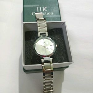 trendy women watch