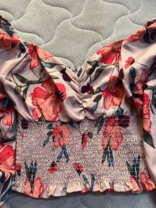 Cute Floral Puff Full Sleeve Top