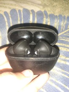 Black Earbud Case not working