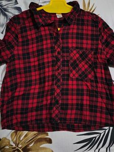 H&amp;M Checkered Crop Shirt