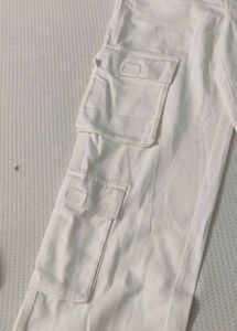 H&amp;M White Cargo Jeans (Double Pocketed)8 Pockets