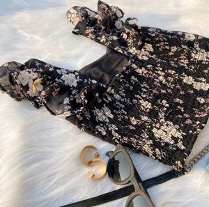 BLACK FLORAL PRINTED CROP TOP