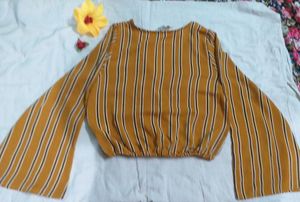 Price Drop !!! Y2K Style Top! 💛