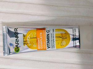 Garnier Vitamin C Serum Cleanser