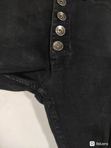HIGH WAISTED TORN BLACK JEANS FOR WOMEN