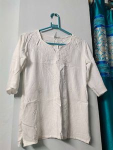 Elegant White Embroidered Kurta