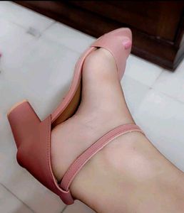 Women Pink Block Heel Strappy Buckle Sandal