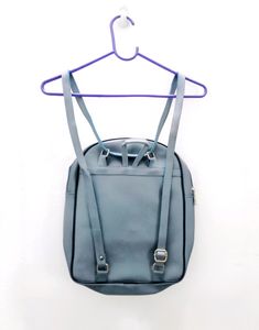 blue/golden backpack