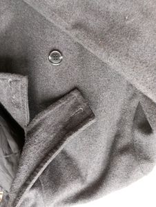 MEN COAT. MEDIUM SIZE