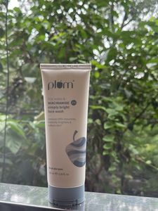 PLUM RICE WATER & NIACINAMIDE BRIGHT FACE WASH