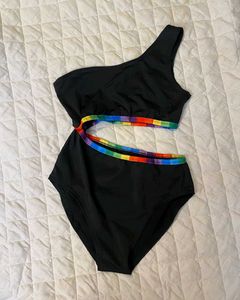 Chic One-Shoulder Swimsuit