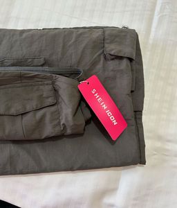 Icon Solid Babdana Tube Top &amp; Cargo Pant