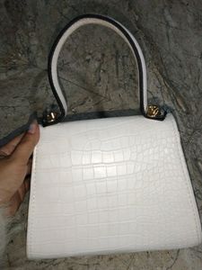 White Leather Hand Bag.                           Price Drop❗