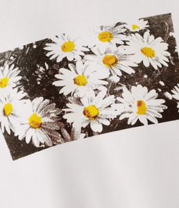 Floral print slim fit crop top.