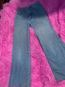 Trendy Light Wash Flare Jeans