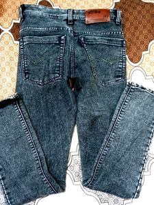Stylish Gray Wash Jeans
