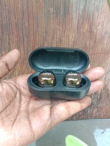 Mivi Duopods M40 (TWS Earbuds with Charging Case)