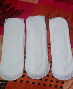 50 Comfortable &amp; Reliable Period Care Pads Combo