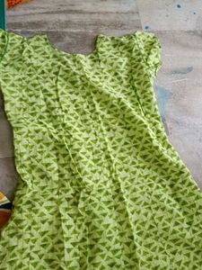 Green Printed Kurti set of 2