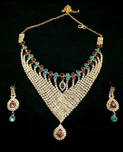 Sparkling Rhinestone Necklace & Earring Set