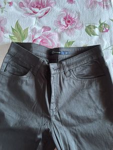 Formal pants from pantaloon