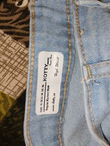 Straight Fit High-rise Kotty Jeans