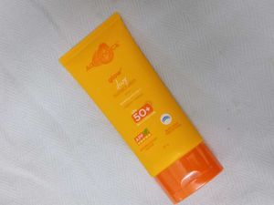 Aqualogica Glow+ Dewy Sunscreen SPF 50+
