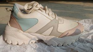 Sneakers For Women