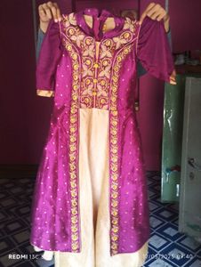 I Selling a Gown