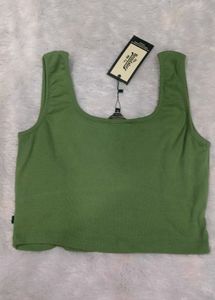 ✅BRAND New Beautiful Oilve Green Top✅
