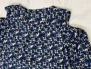 Blue &amp; White Printed Cold-Shoulder Kurta